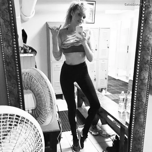 Elsa Hosk photo 17 of 1572