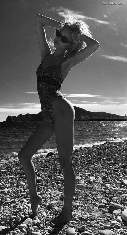 Elsa Hosk photo 17 of 1572