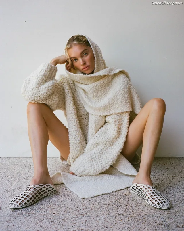 Elsa Hosk photo 11 of 1572