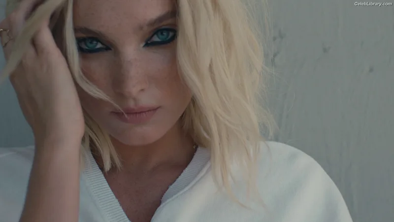 Elsa Hosk photo 23 of 1572