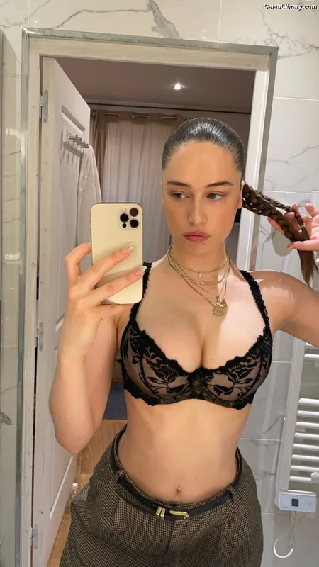 Elsie Hewitt photo 24 of 893