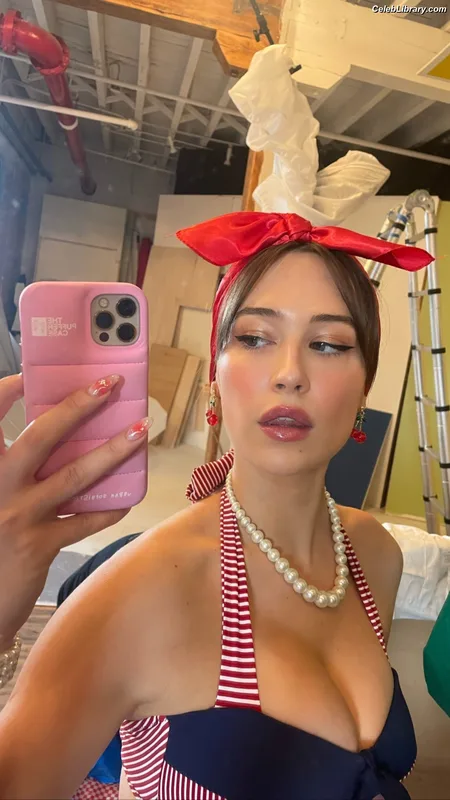 Elsie Hewitt photo 7 of 893