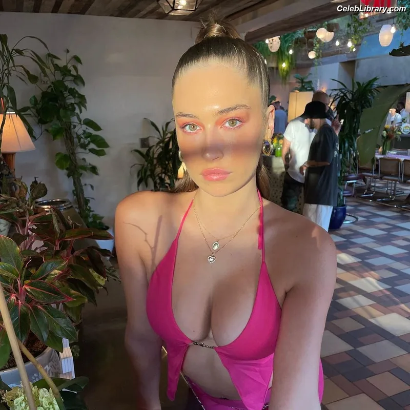Elsie Hewitt photo 4 of 893