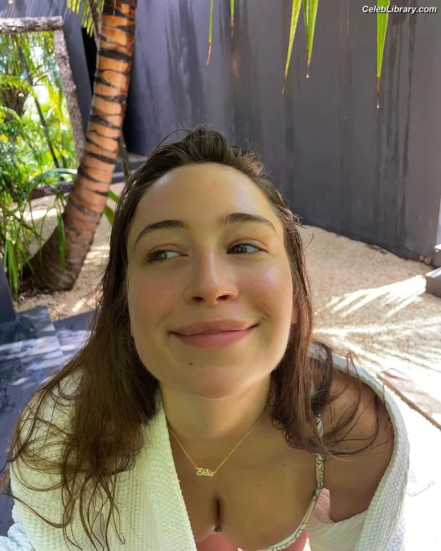 Elsie Hewitt photo 3 of 893