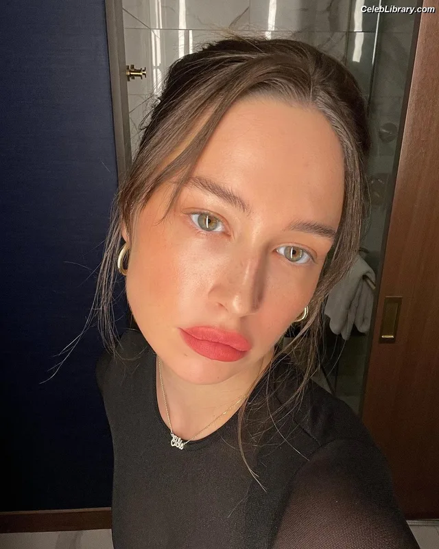 Elsie Hewitt photo 10 of 893