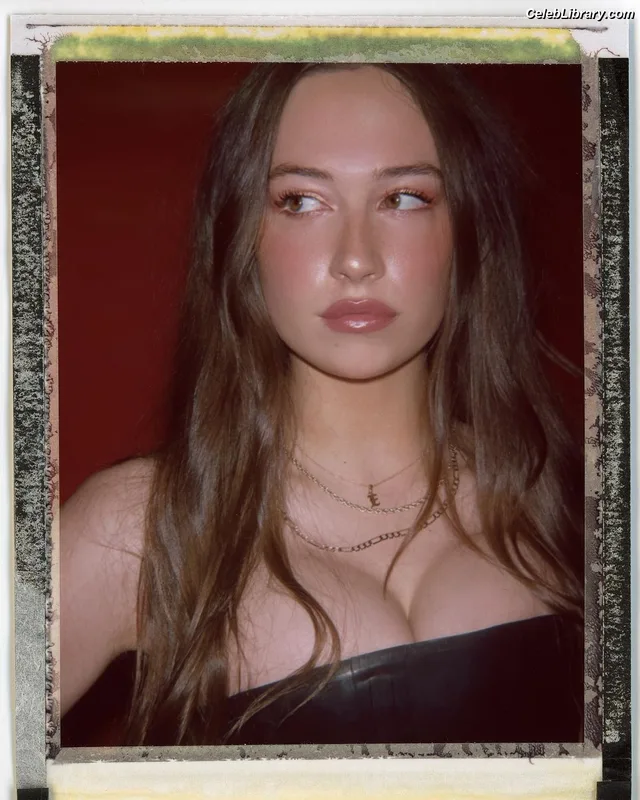 Elsie Hewitt photo 21 of 893