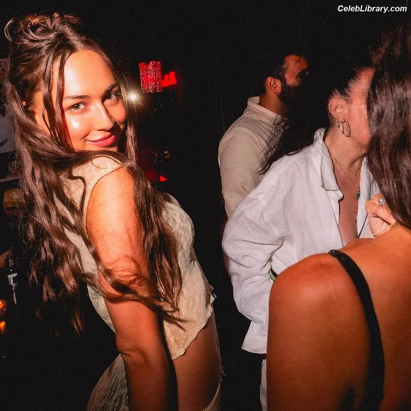 Elsie Hewitt photo 23 of 893