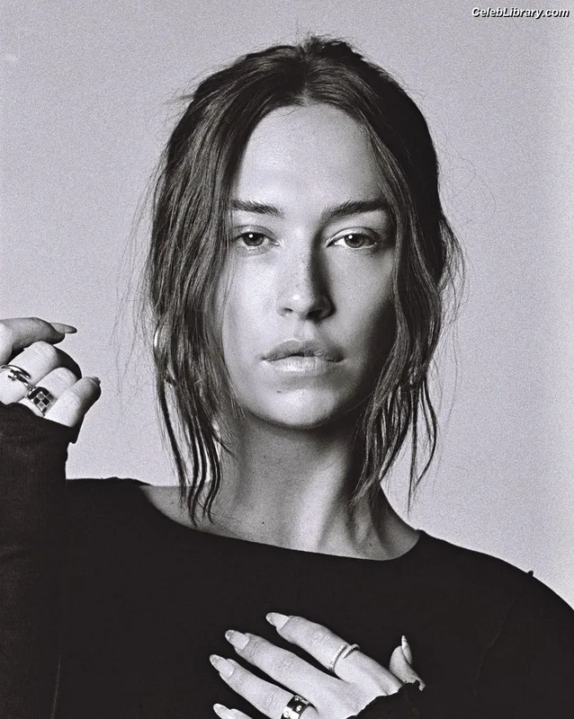 Elsie Hewitt photo 20 of 893