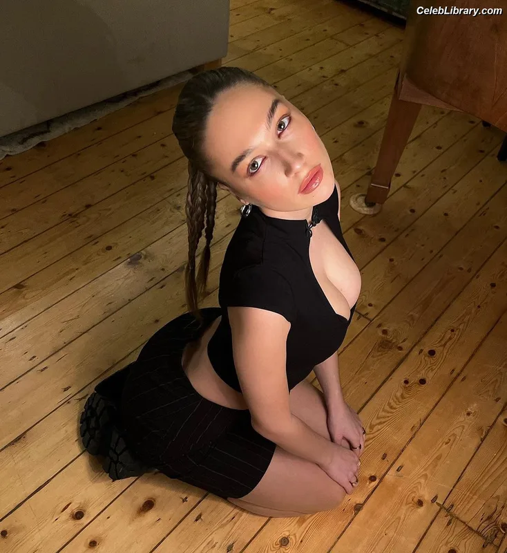 Elsie Hewitt photo 19 of 893
