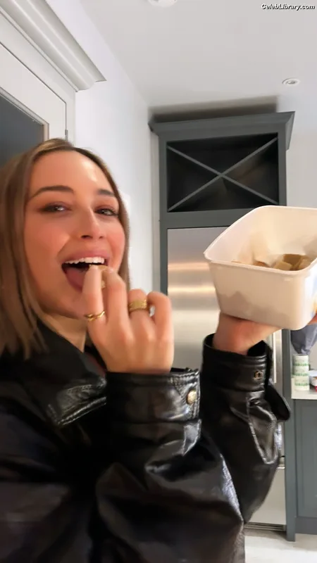 Elsie Hewitt photo 6 of 893