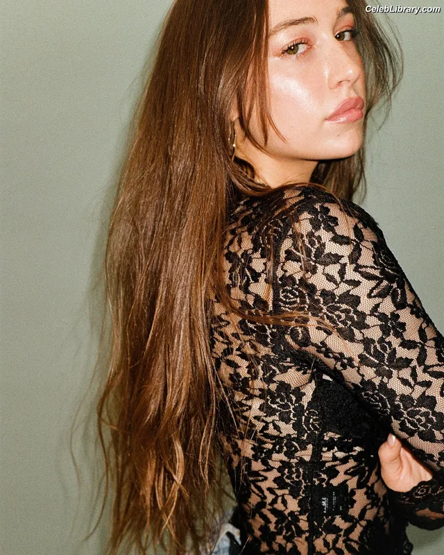 Elsie Hewitt photo 20 of 893