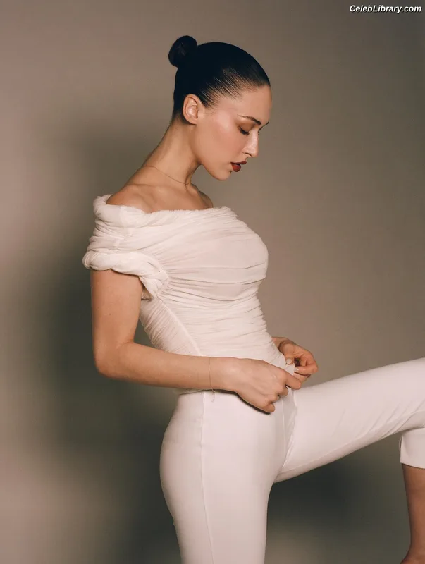 Elsie Hewitt photo 7 of 893