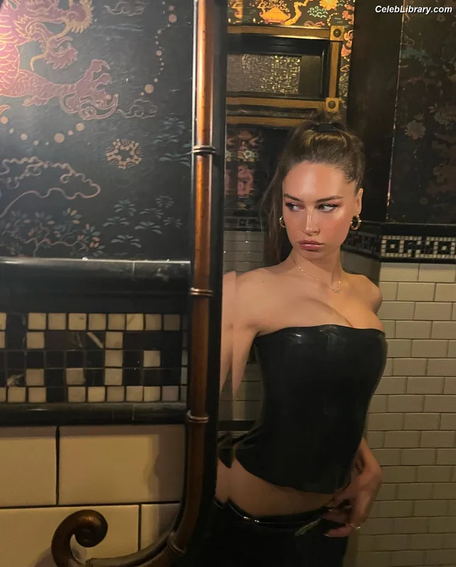 Elsie Hewitt photo 21 of 893