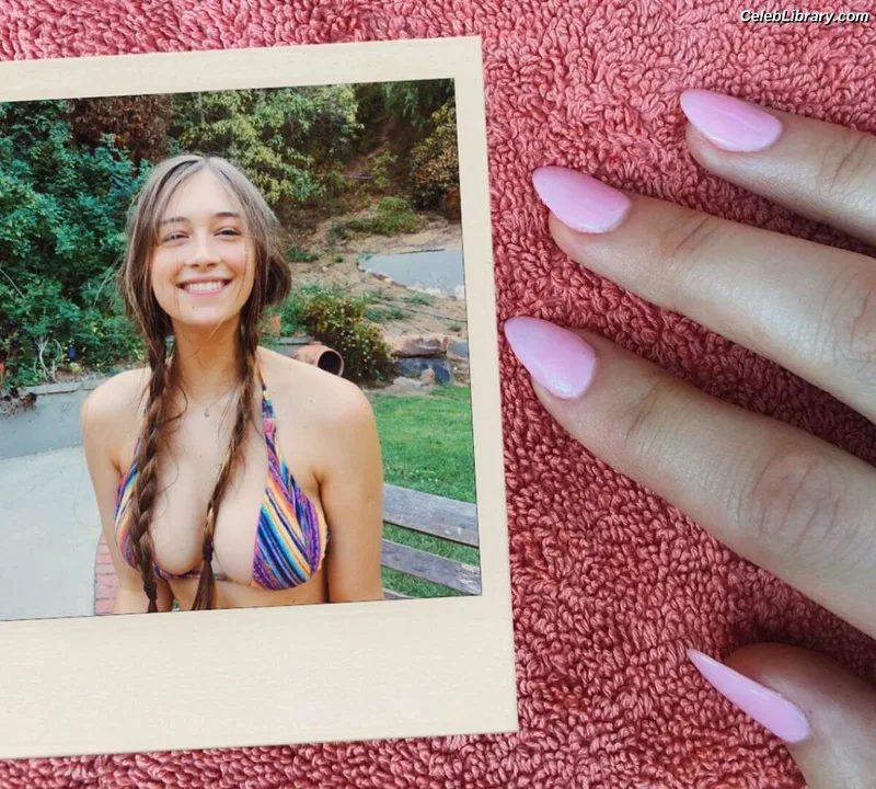 Elsie Hewitt photo 16 of 893