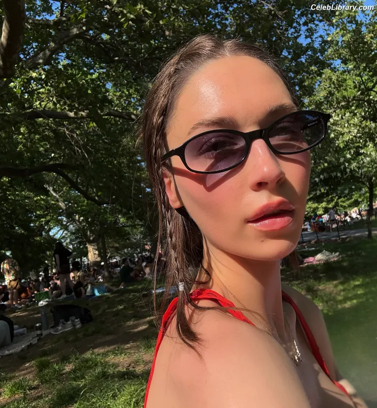 Elsie Hewitt photo 3 of 893
