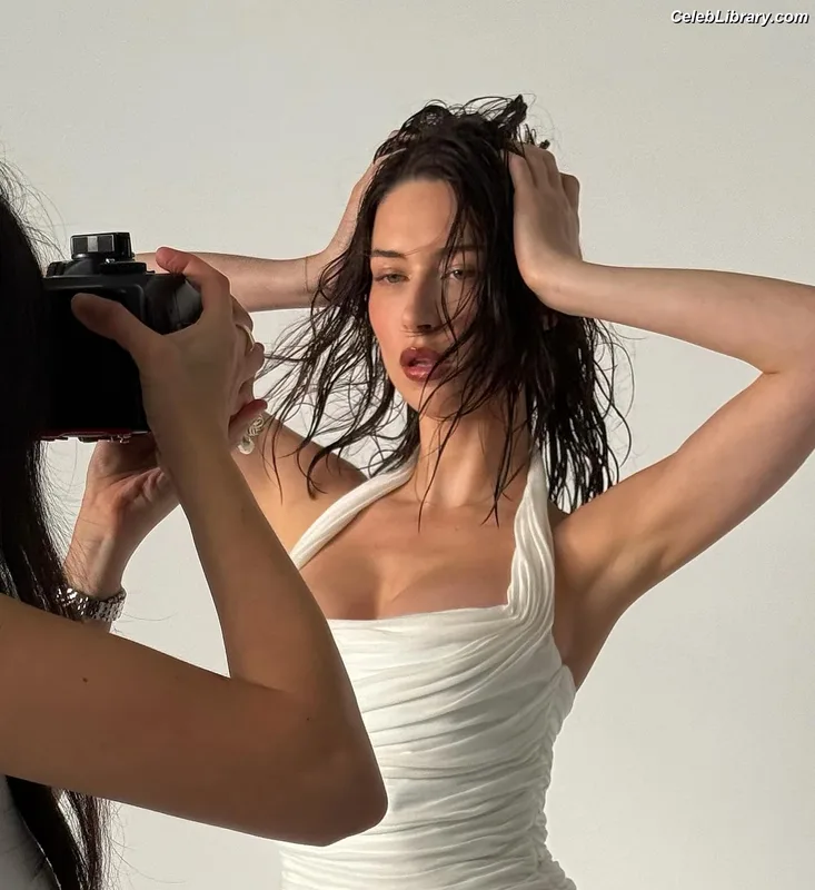 Elsie Hewitt photo 13 of 893