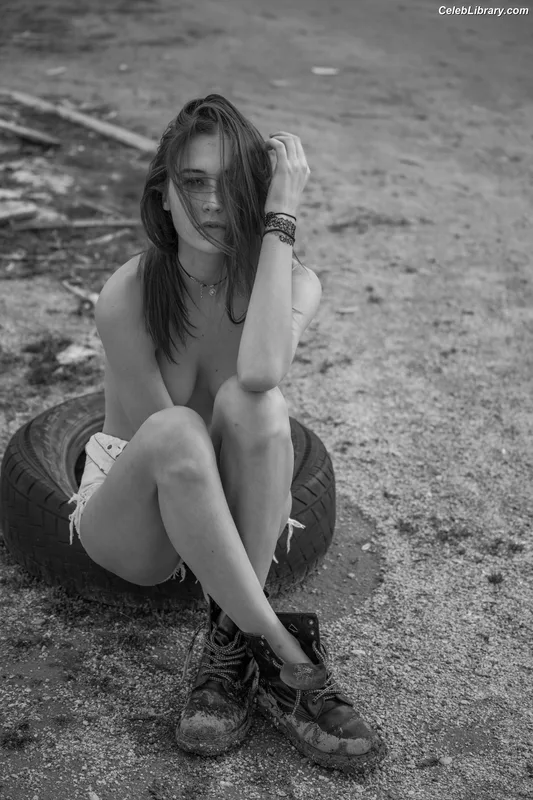 Elsie Hewitt photo 22 of 893