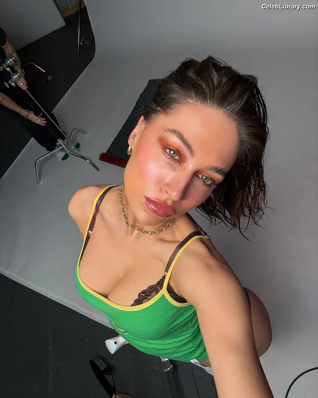 Elsie Hewitt photo 15 of 893