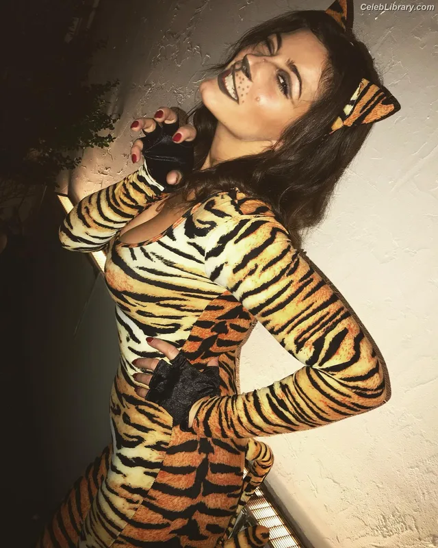 Elysia Rotaru photo 19 of 58