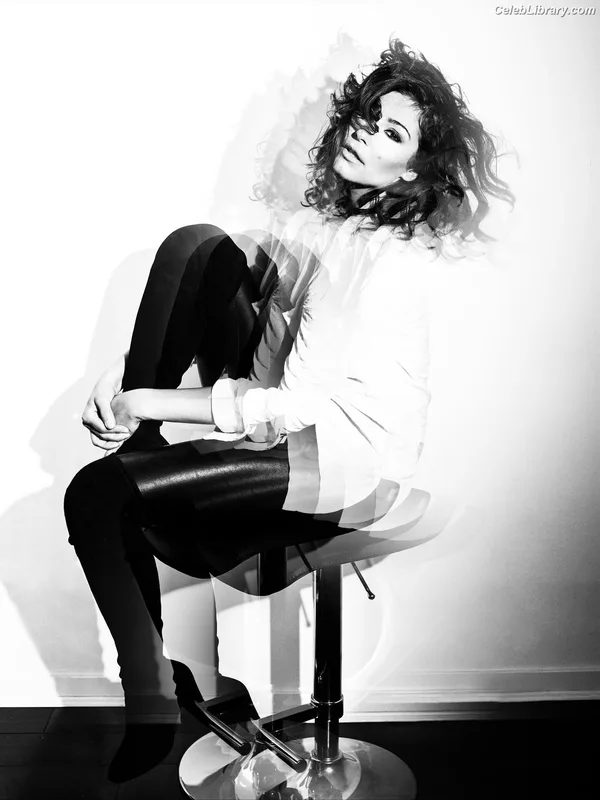 Elysia Rotaru photo 24 of 58