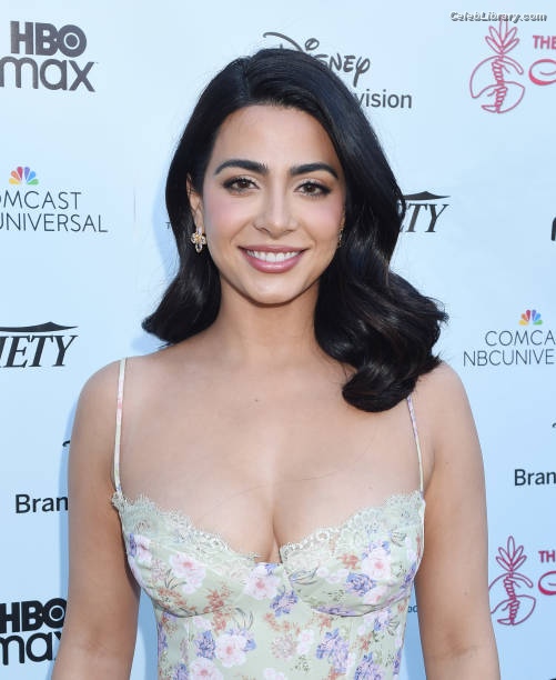 Emeraude Toubia photo 4 of 202