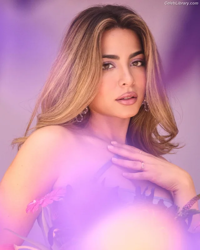 Emeraude Toubia photo 24 of 202
