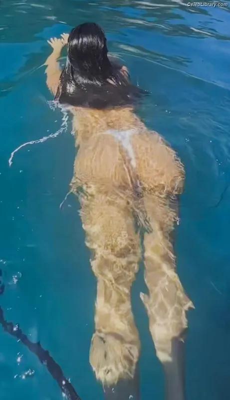 Emeraude Toubia photo 19 of 202