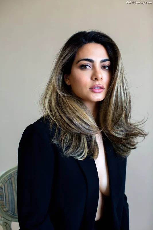 Emeraude Toubia photo 13 of 202