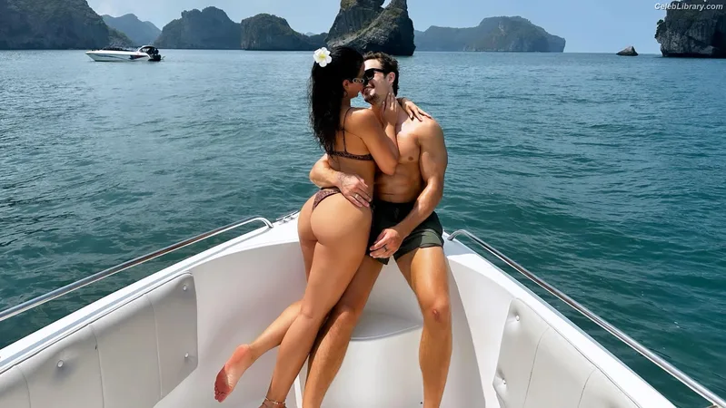Emeraude Toubia photo 20 of 202