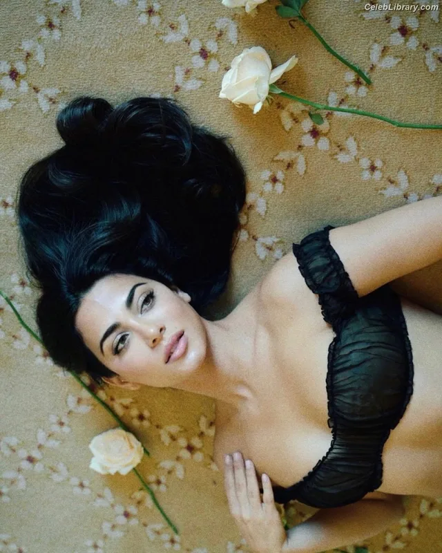 Emeraude Toubia photo 22 of 202