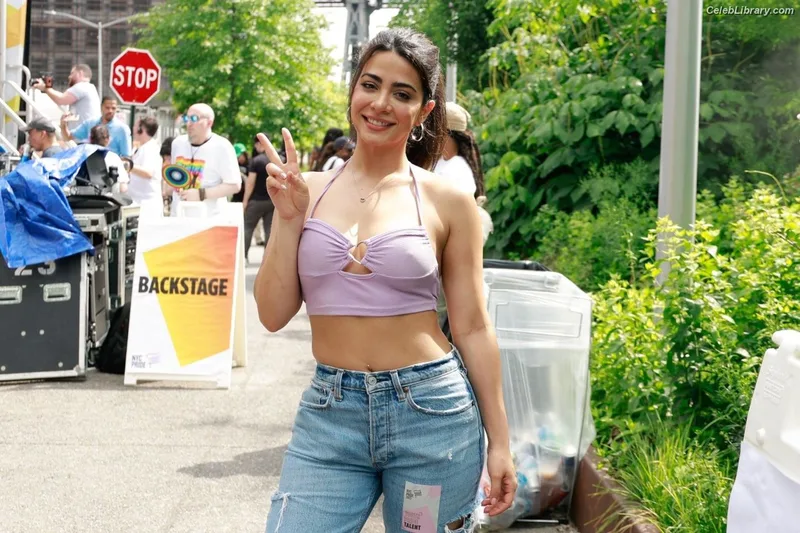 Emeraude Toubia photo 3 of 202