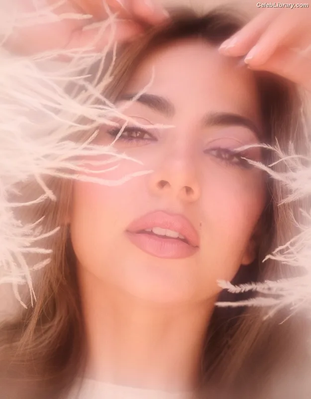 Emeraude Toubia photo 13 of 202