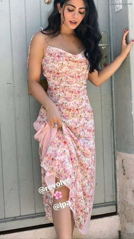 Emeraude Toubia photo 5 of 202