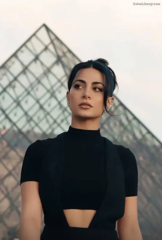 Emeraude Toubia photo 12 of 202