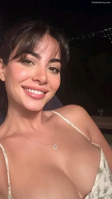 Emeraude Toubia photo 16 of 202