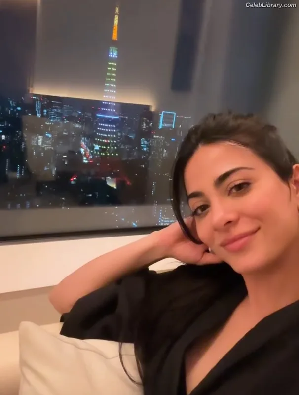 Emeraude Toubia photo 19 of 202