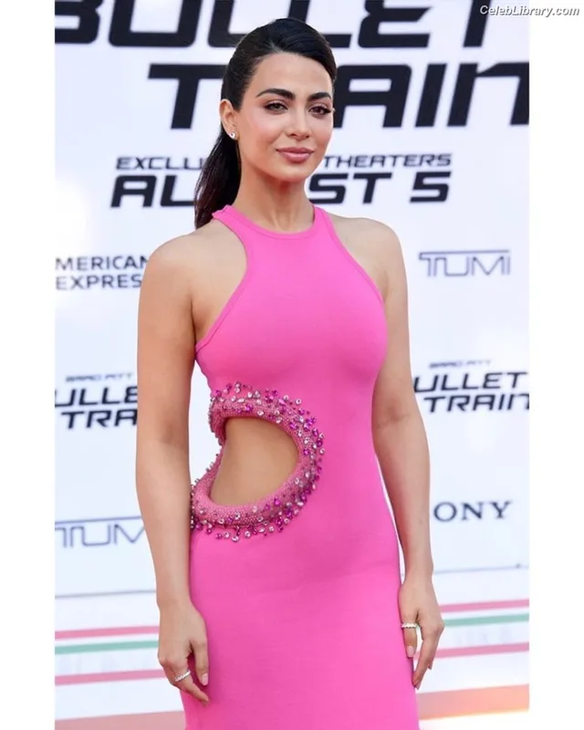 Emeraude Toubia photo 20 of 202