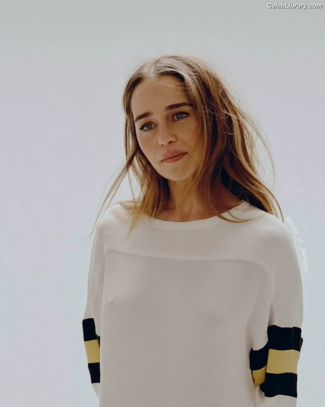 Emilia Clarke photo 4 of 1293