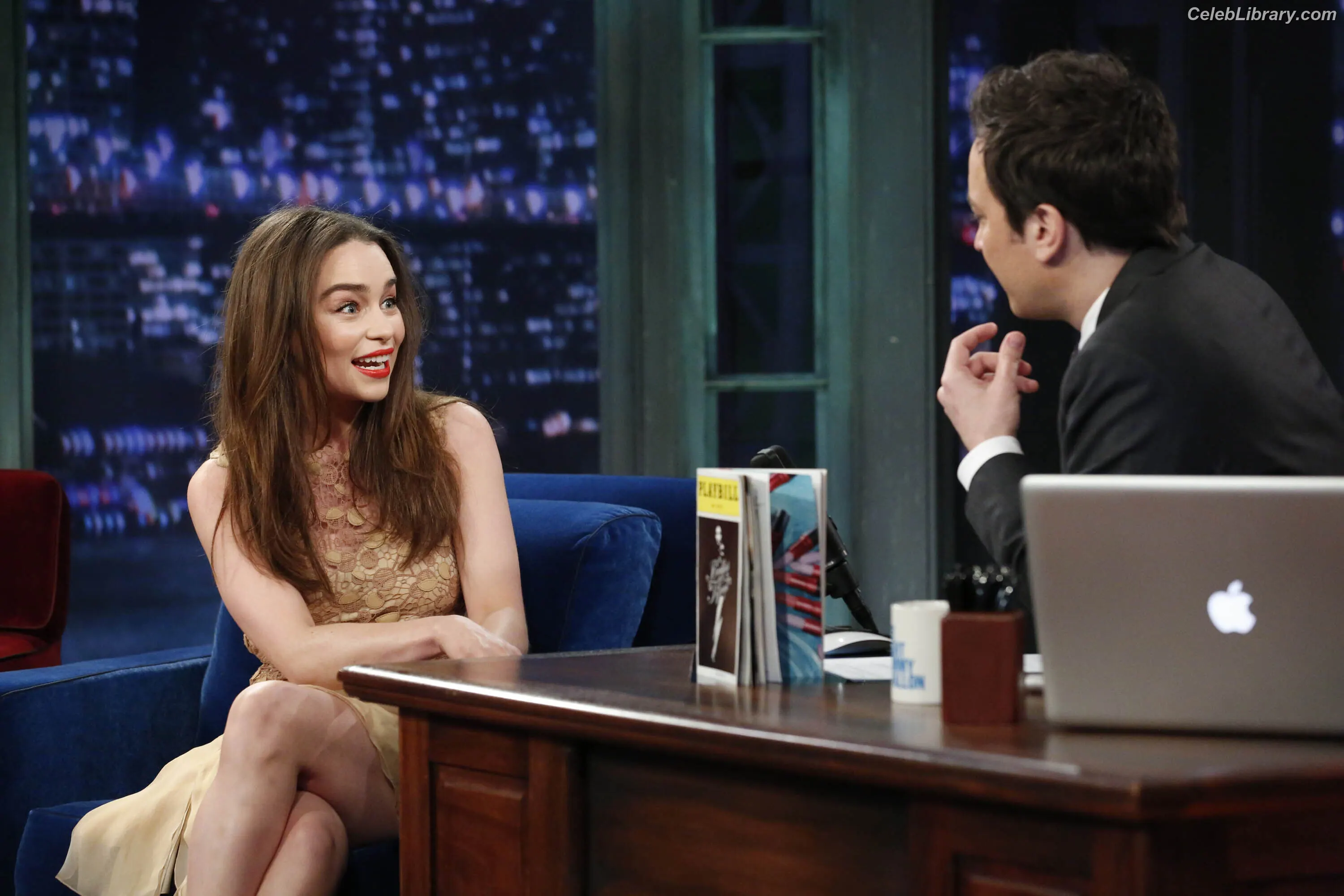Emilia Clarke photo 1 of 1293
