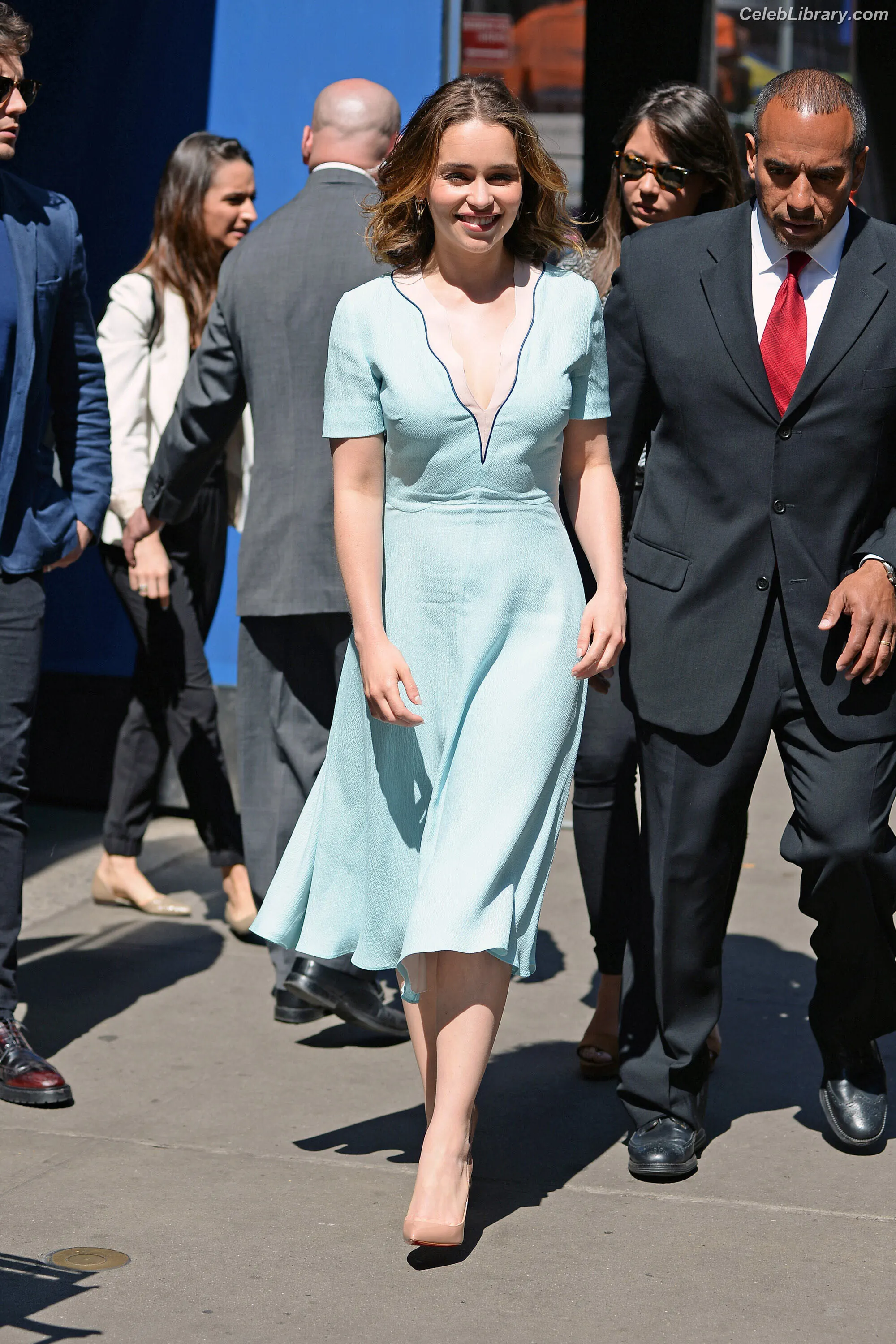 Emilia Clarke photo 14 of 1293