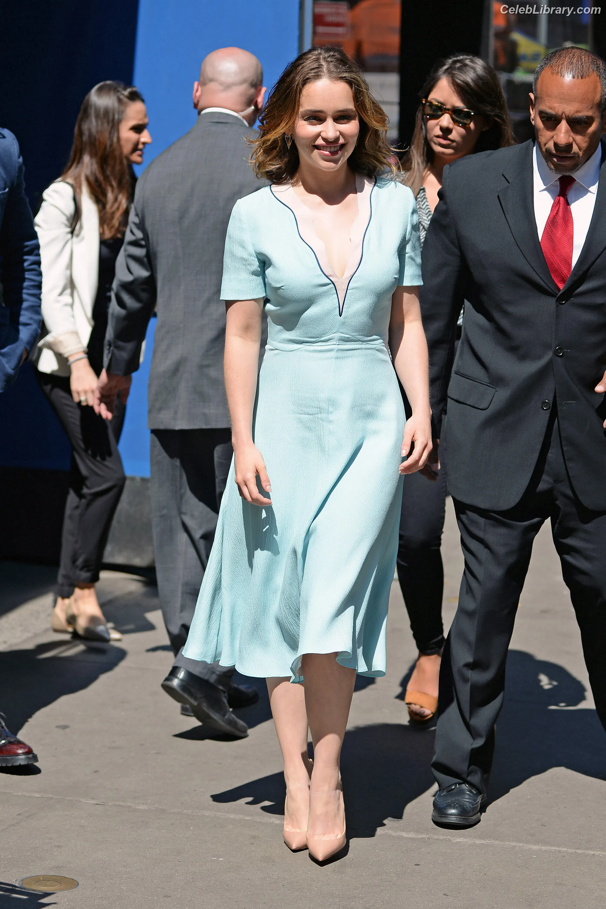 Emilia Clarke photo 16 of 1293