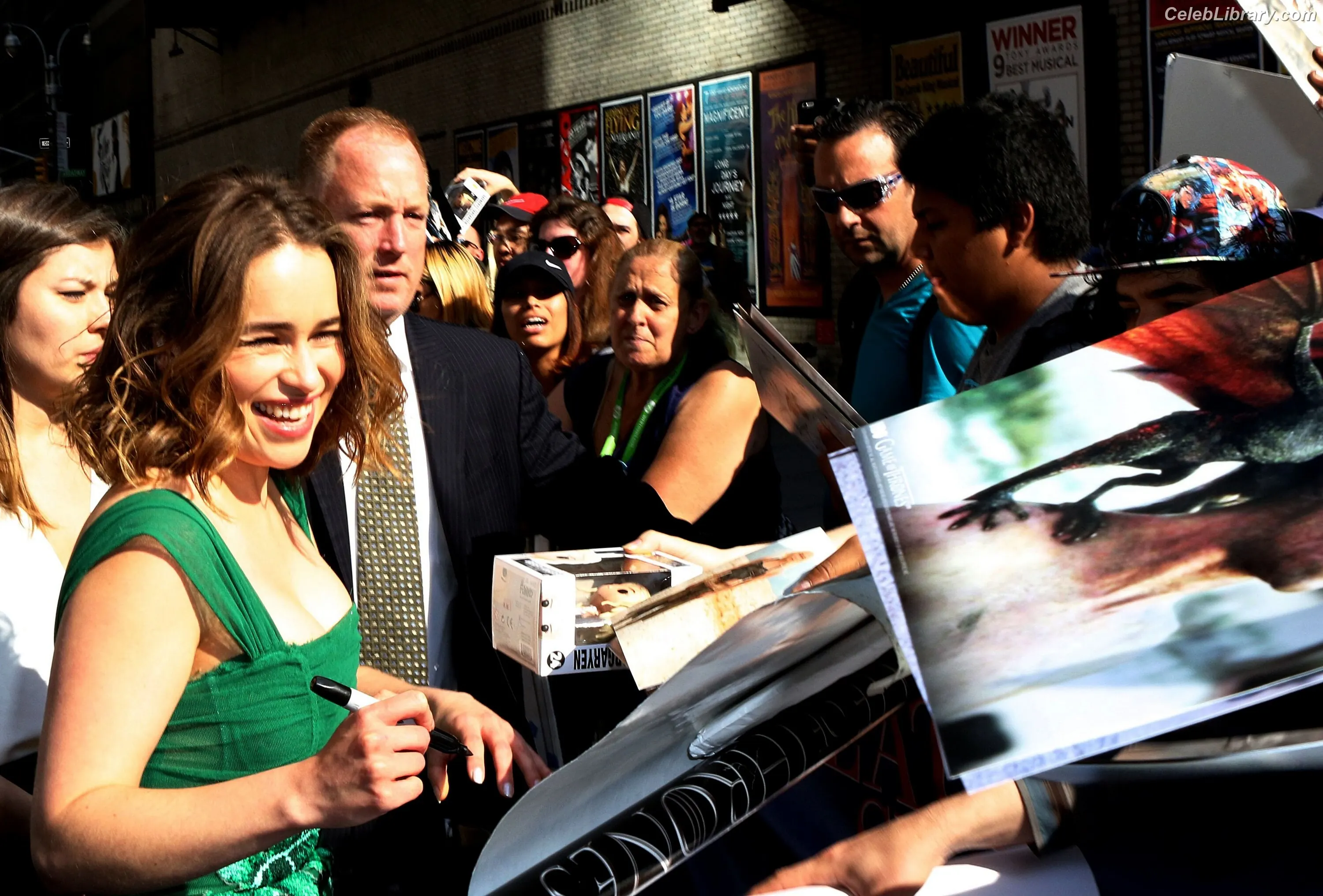 Emilia Clarke photo 6 of 1293