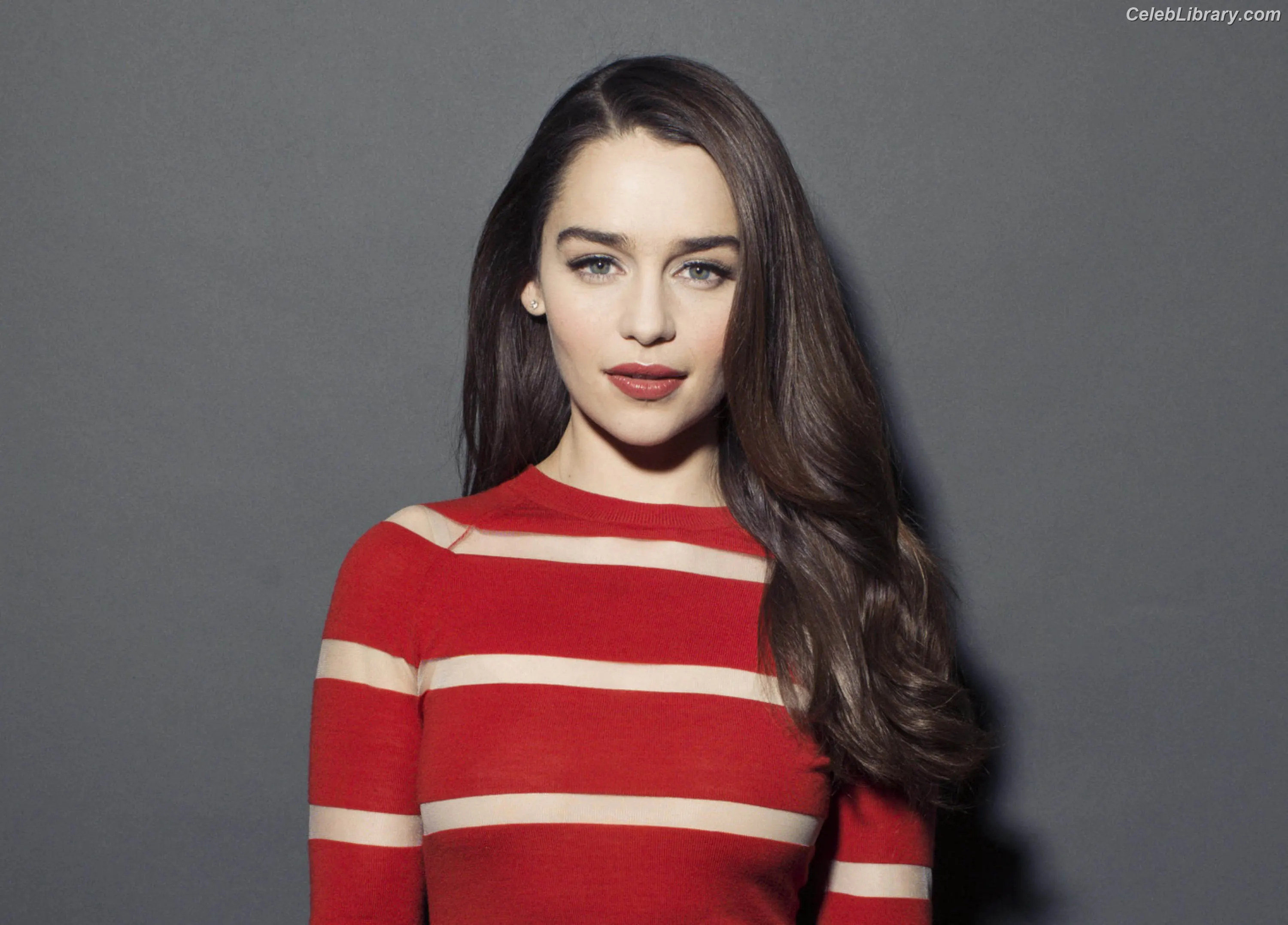 Emilia Clarke photo 22 of 1293
