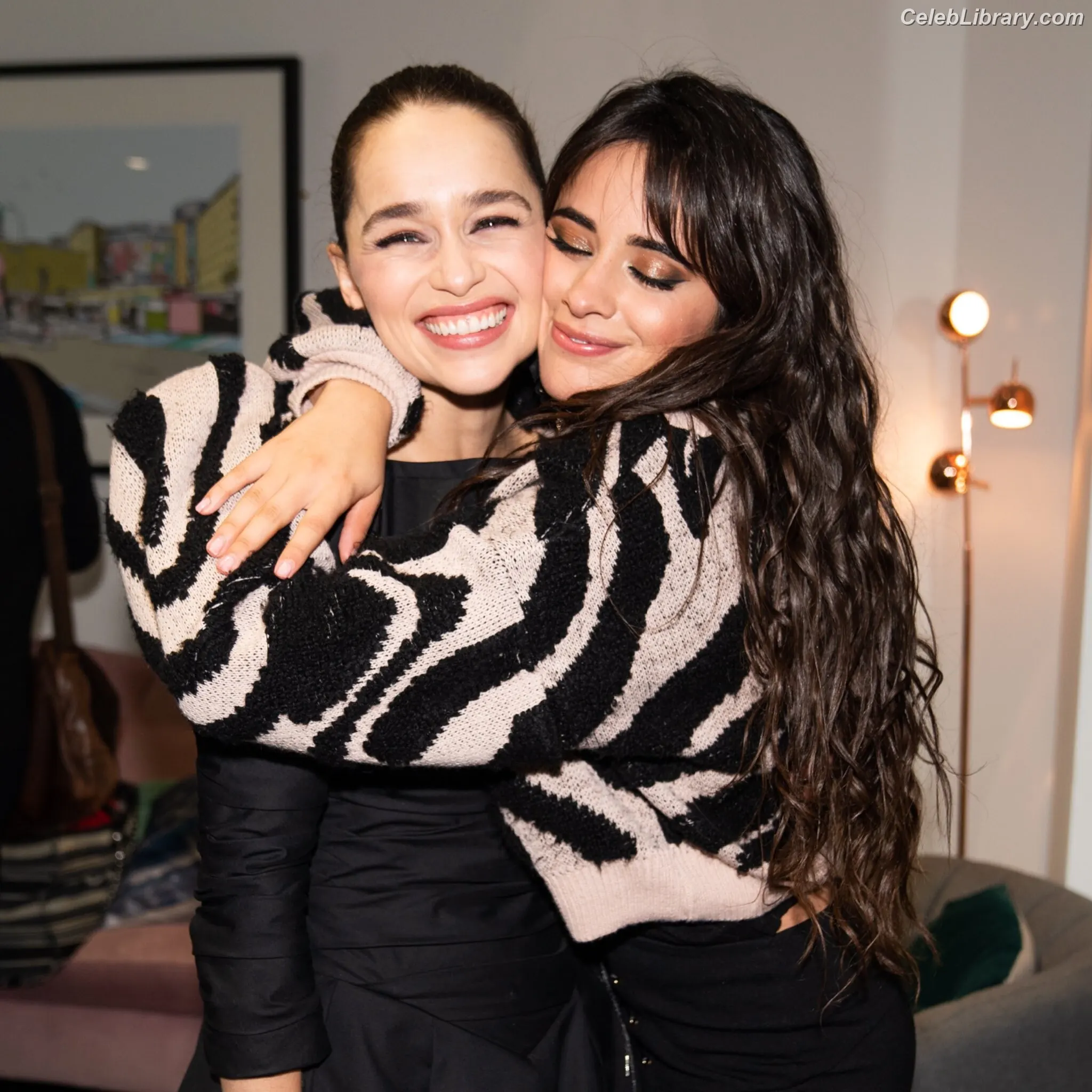 Emilia Clarke photo 4 of 1293