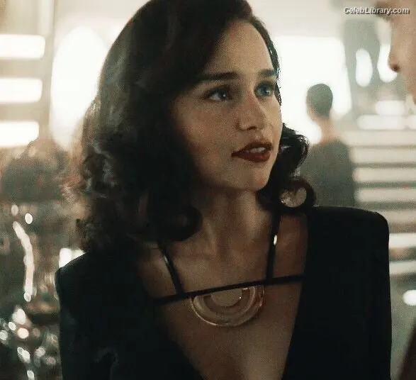 Emilia Clarke photo 11 of 1293