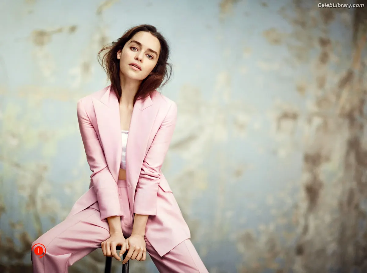 Emilia Clarke photo 2 of 1293