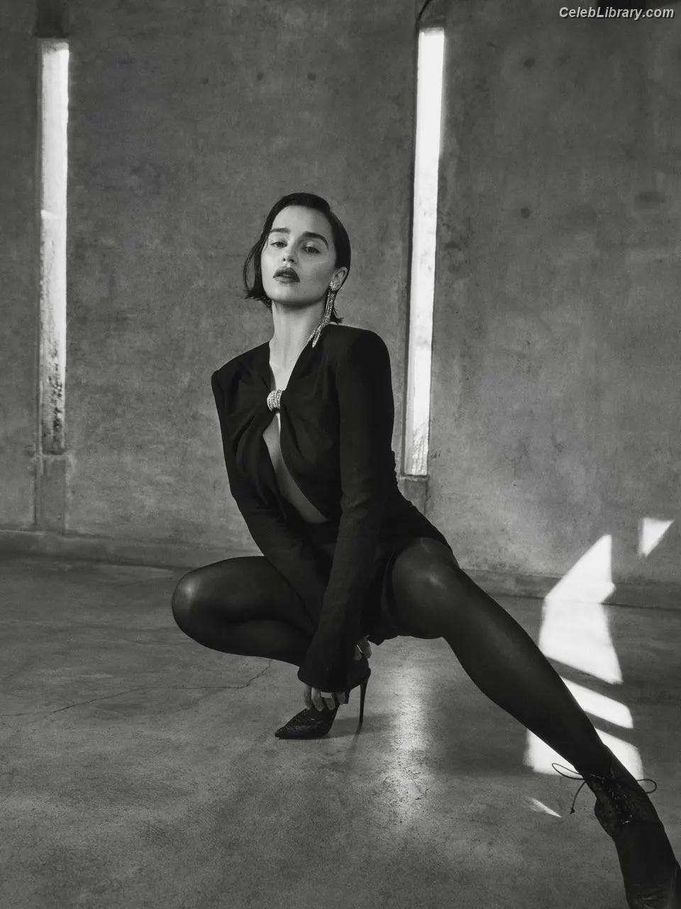 Emilia Clarke photo 5 of 1293