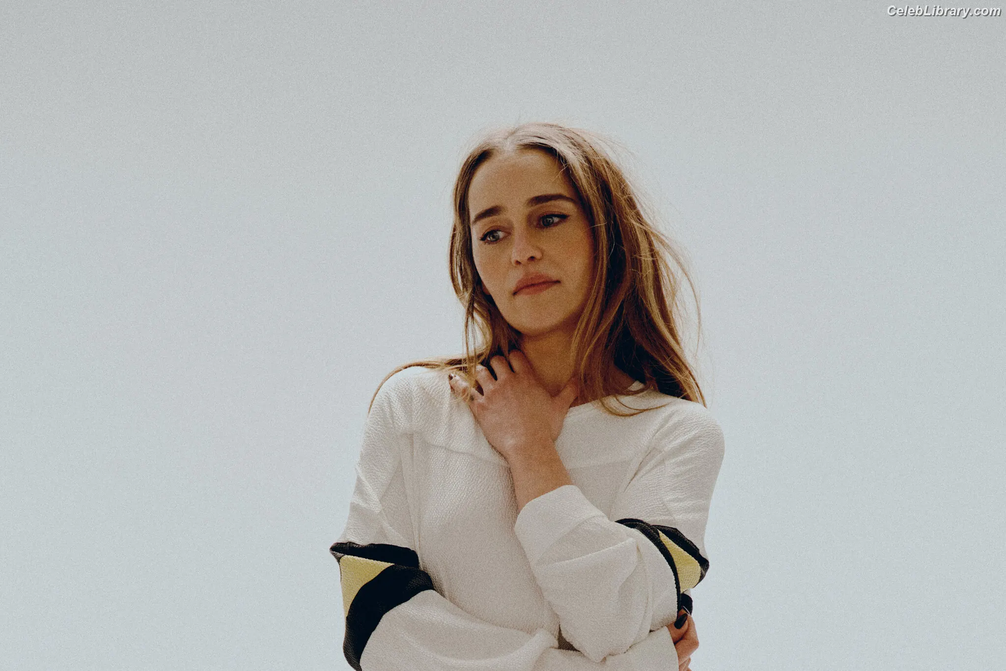 Emilia Clarke photo 6 of 1293