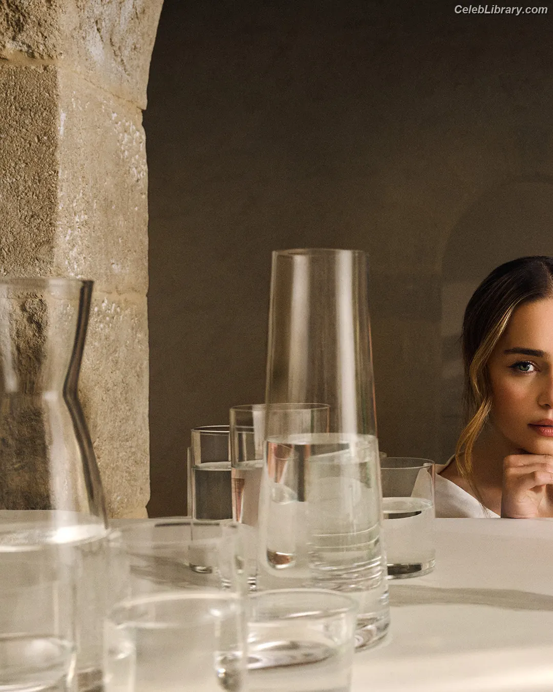 Emilia Clarke photo 9 of 1293