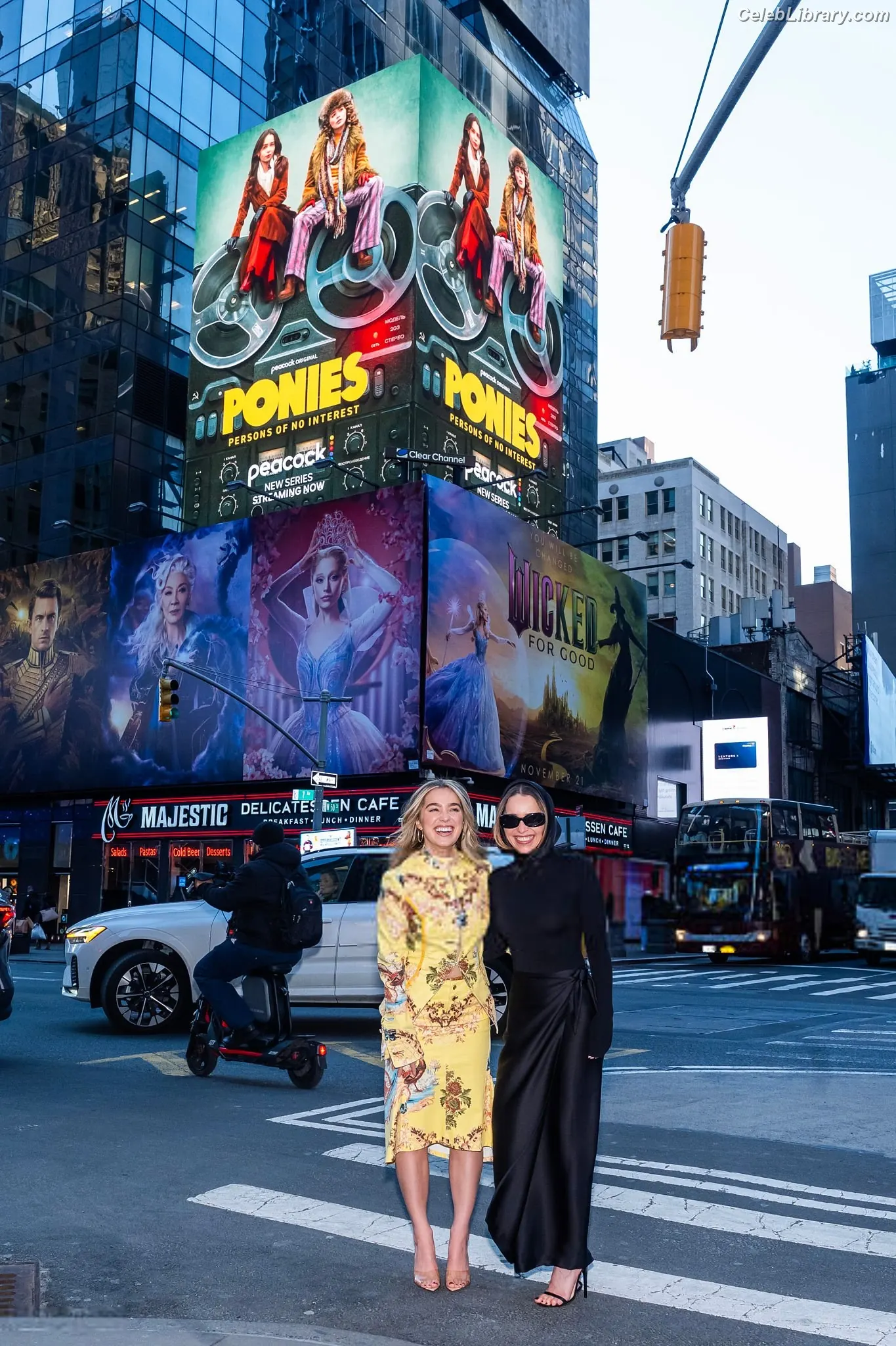 Emilia Clarke photo 12 of 1293